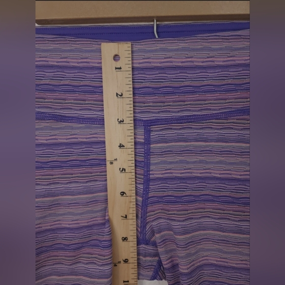 Lululemon Run: Top Speed Crop | Space Dye Twist Iris Flower Pink Shell  size 6 - Picture 5 of 7